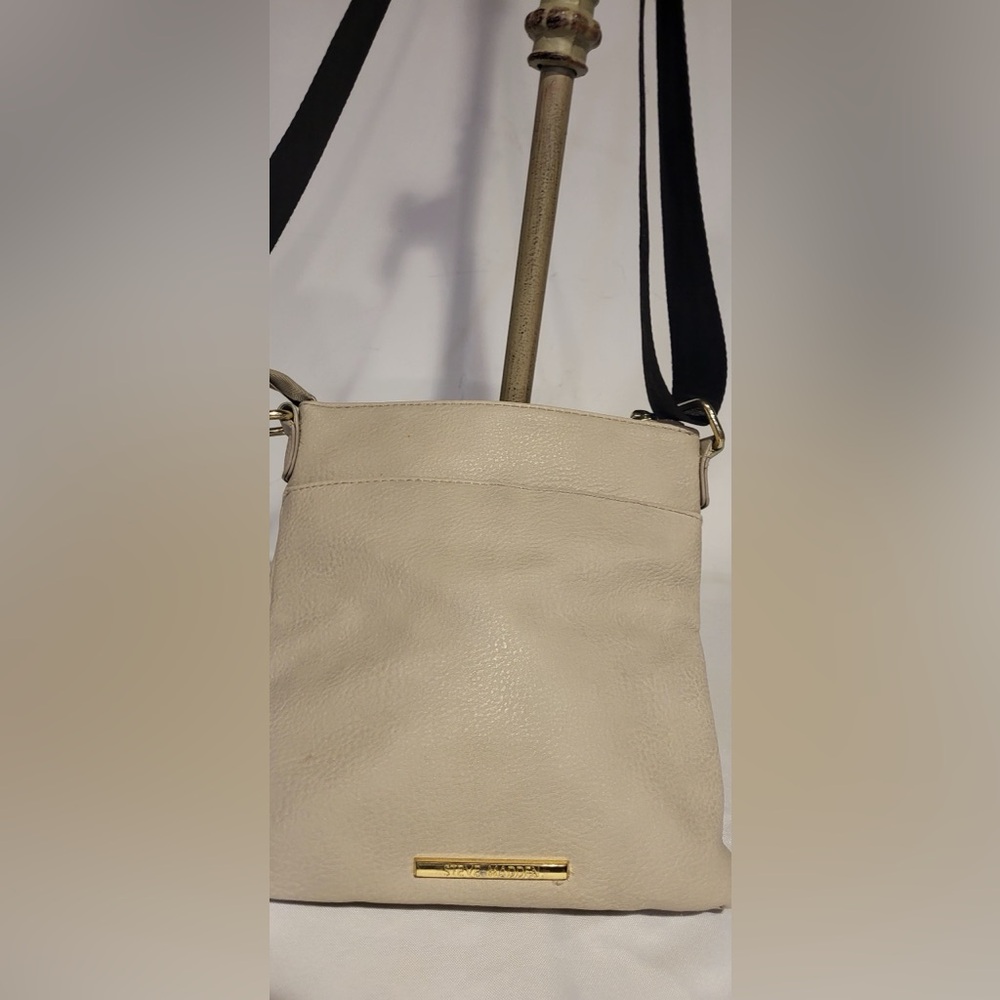 🏷️Price Drop....STEVE MADDEN tan triple pouch signature crossbody bag